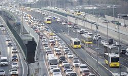 Okullar açıldı, İstanbul’da trafik durdu!