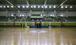 Konuk takım sahaya çıkmadı, basketbol maçı ertelendi