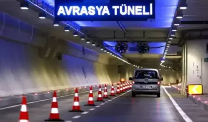 Avrasya Tüneli'nde araçta yangın! Trafiğe kapatıldı