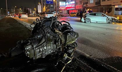 Akılalmaz olay! Trafik kazasında aracın motoru koptu