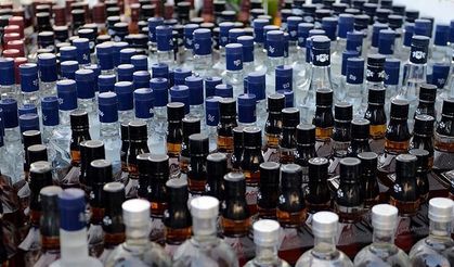 İzmir'de sahte içki operasyonunda 3 tutuklama