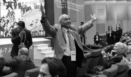 Eski futbolcu ve teknik direktör Çetin Güler hayatını kaybetti