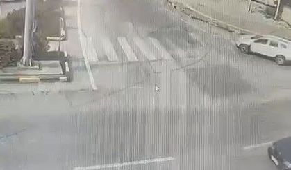 Kamyonun çarptığı Aysu hayatını kaybetti; kaza kamerada