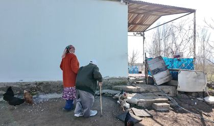 Bedensel engelli eşiyle tek göz evde 40 yıllık sevgi nöbeti