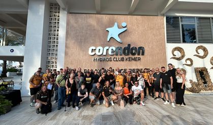 Hull City taraftarları tatil için Antalya'ya geldi