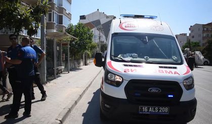 Yaşadığı 'çöp ev'de mahsur kalınca polisi arayıp yardım istedi