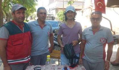 Muğla'da temizlik işçileri, buldukları içi para ve ziynet dolu çantayı sahibine ulaştırdı