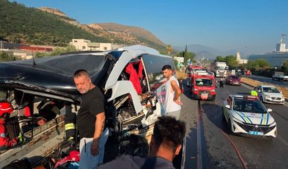Muğla'da yolcu otobüsü TIR’a çarptı: 2 ölü, 17 yaralı