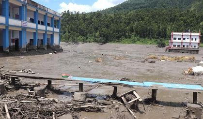 Nepal'deki selde hayatını kaybedenlerin sayısı 691'e yükseldi
