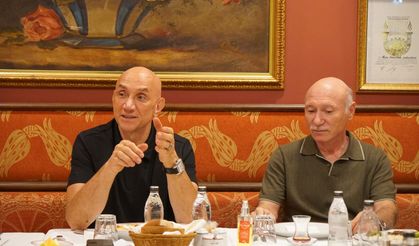 Hacı Abdullah Lokantası’nda Masa Sohbetleri’nin Konuğu Ertan Özyiğit Oldu