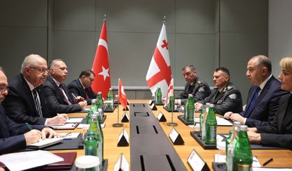 Bakan Güler, Gürcistan Başbakan Yardımcısı ve Savunma Bakanı Chikovani ile görüştü