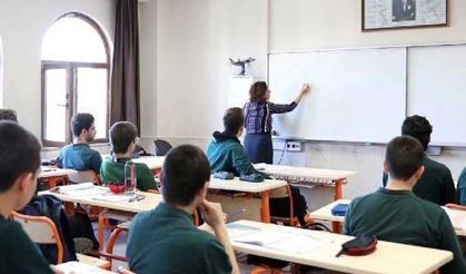 Kadıköy'de sığınmacı öğrencilere gölge sınıf: Okula gitmeden karne alacaklar