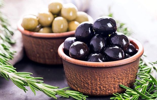 Öğrendiğinizde çok şaşıracaksınız! Siyah zeytin mi faydalı yeşil zeytin mi?