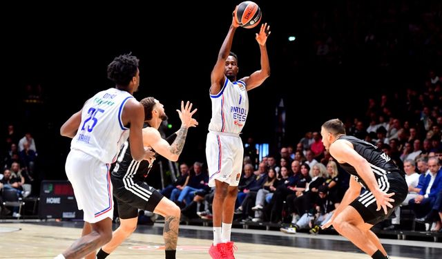 Anadolu Efes, EuroLeague'in ilk haftasında Bologna’yı yendi