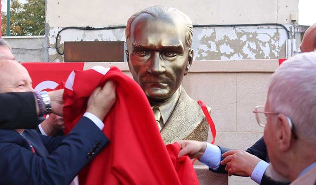 Fransa'da ilk defa Atatürk büstü açıldı