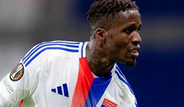 Lyon'a kiralanan Zaha kadro dışı kaldı