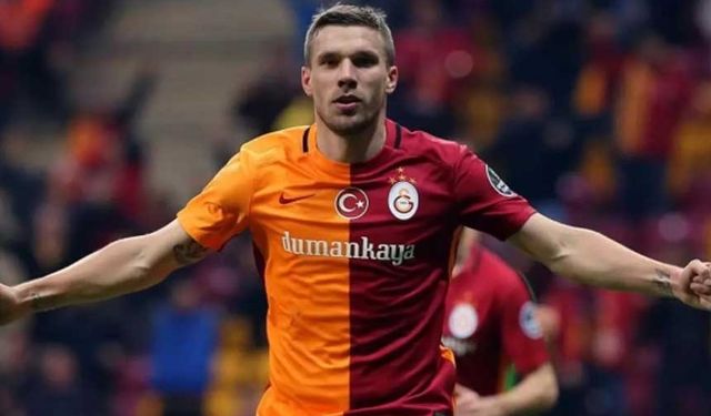 Podolski kramponlarını astı