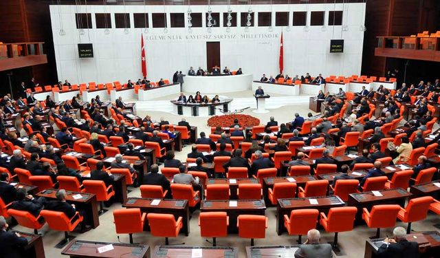 Lübnan tezkeresi TBMM'de kabul edildi! Türk askerinin görev süresi 1 yıl daha uzadı