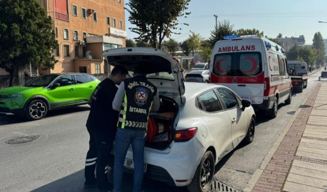 Bir çete daha mı? Trafikte yol isteyen ambulans kamyonet çıktı!