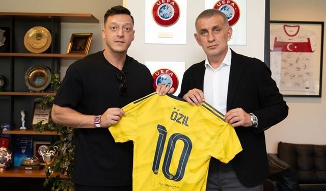 Mesut Özil'den TFF başkanlığı iddialarına yanıt