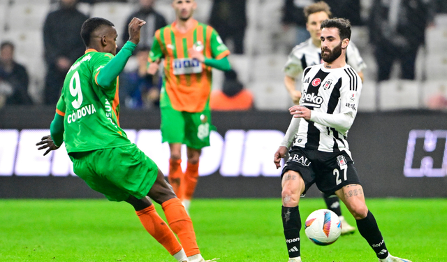 8 maçta sadece 1 galibiyet! Beşiktaş Alanyaspor'a takıldı