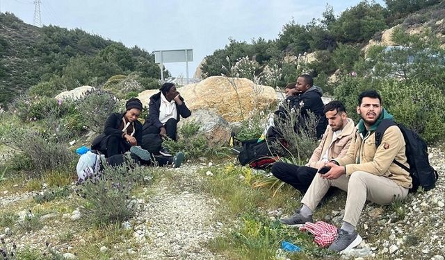 İzmir'de 6 kaçak göçmen yakalandı