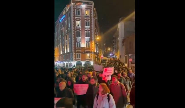 Kadıköy'de İmamoğlu'na destek protestoları