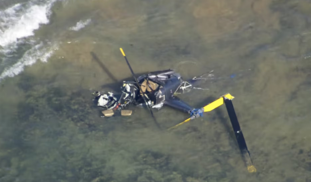 Avustralya'da helikopter denize düştü