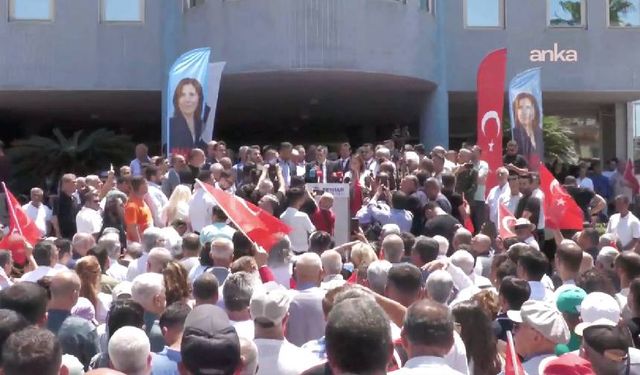 Adana halkı iradesine sahip çıktı! Belediye önünde gözaltı protestosu