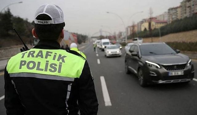 Maltepe'de trafikte tartışıp birbirlerini takip eden 2 sürücüye ceza