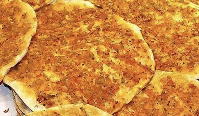 İstanbul’da tadınızı kaçıracak olay! Lahmacunun içinden bakın ne çıktı