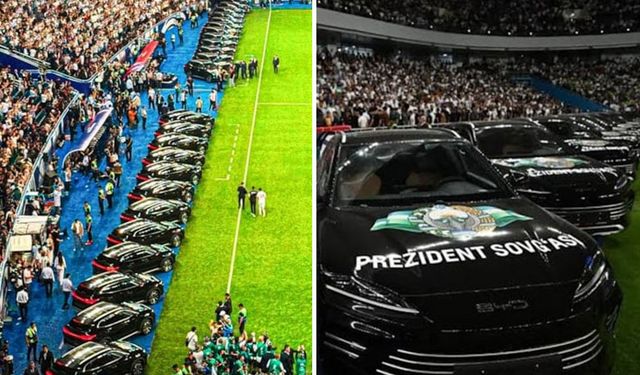 Cumhurbaşkanı Dünya Kupası'na kalan futbolculara araba dağıttı