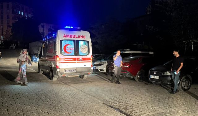 Siirt'te polis lojmanında yangın! 13 kişi hastaneye kaldırıldı