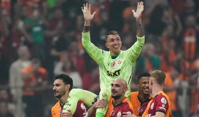 Muslera'dan duygulandıran veda! İstanbul'dan ayrıldı