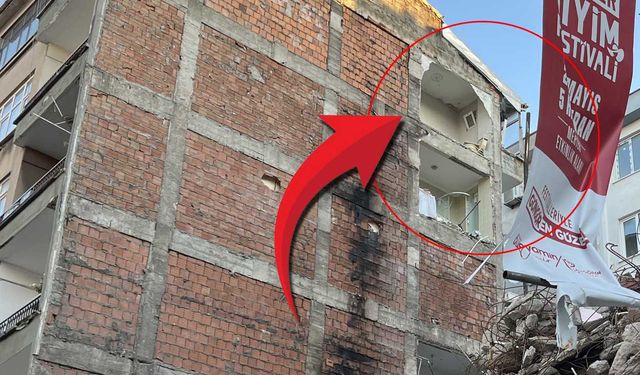 Kentsel dönüşüm yıkımında ortaya çıktı! Yan binadaki iki dairenin duvarı yokmuş