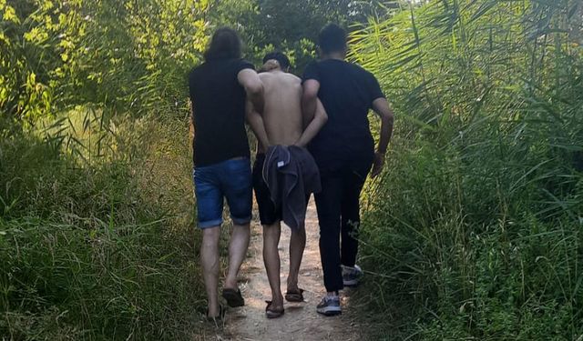 18 yıl hapis cezası bulunan firari yüzerken yakalandı