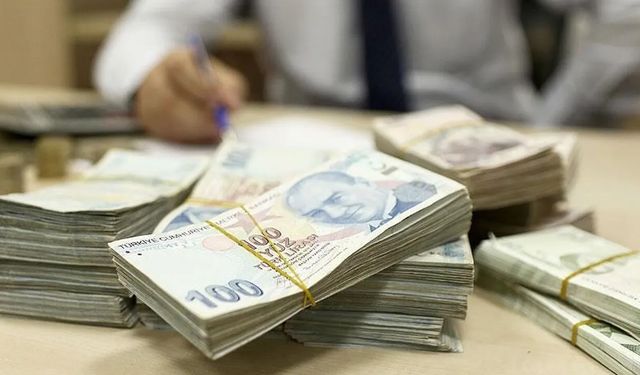 İhtiyaç kredisi faiz oranları güncellendi mi? İşte 250 bin TL'nin geri ödemesi...