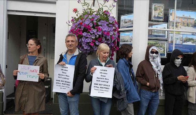 Trump İngiltere'de protestoyla karşılandı