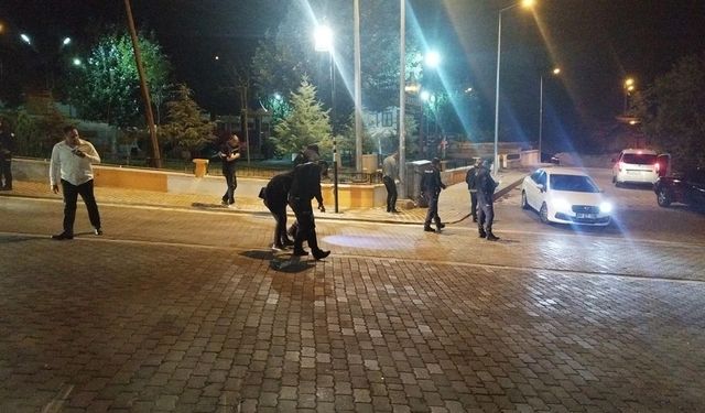 Yorgun mermi dehşeti! Sokakta yürürken yere yığıldı, durumu ağır