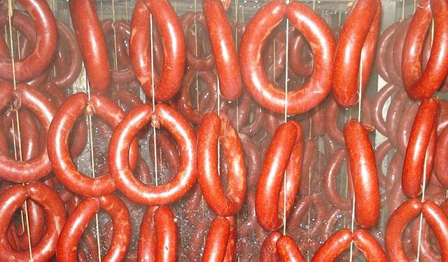 Bu markadan uzak durun! Sucuk ve salamın içinden domuz eti çıktı