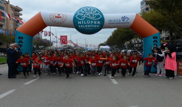 Nilüfer’de binden fazla öğrenci Cumhuriyet için koştu