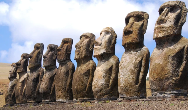'Yürüyen' Moai heykellerinin yüzyıllık gizemi çözüldü