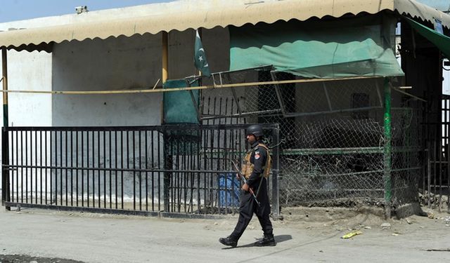 Pakistan ve Afganistan arasında 48 saatlik ateşkes ilan edildi