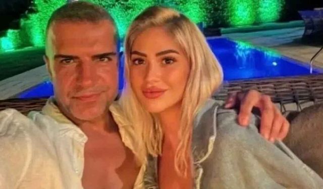 Berdan Mardini'den manidar paylaşım! Kendisinden 15 yaş küçük eşinden boşanıyor mu?