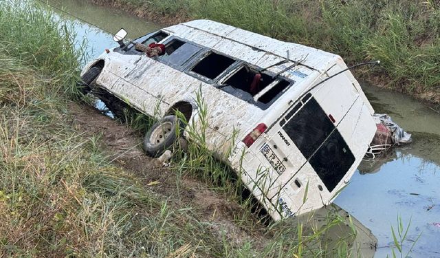 İşçi servisi kanala devrildi!: 18 yaralı