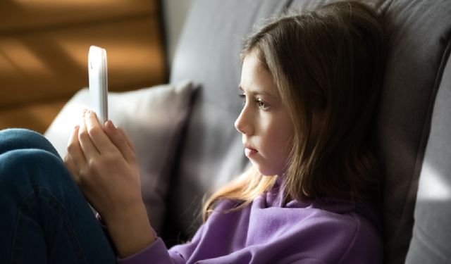 Avustralya'da 16 yaş altına sosyal medya yasaklandı!