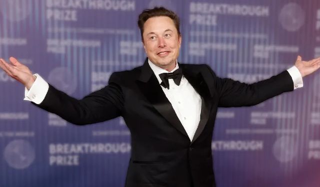 Elon Musk servetiyle tarihe geçti! Dünyanın ilk dolar trilyoneri olma yolunda