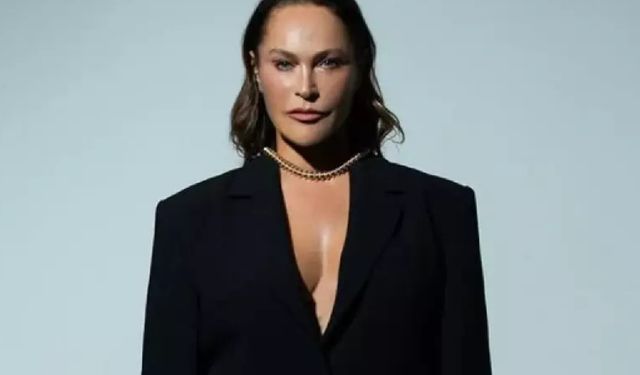 Hülya Avşar 'Fazilet' rolü için tesettüre girdi