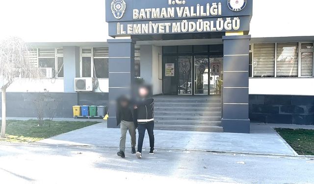 Aracında 50 kilo uyuşturucuyla yakalanan şüpheli tutuklandı