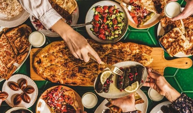 Prof.Dr. Öztürk: Ramazan ayı kilo verme sürecini durdurmaz